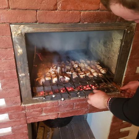 Guesthouse Nika Borjomi Bagian luar foto